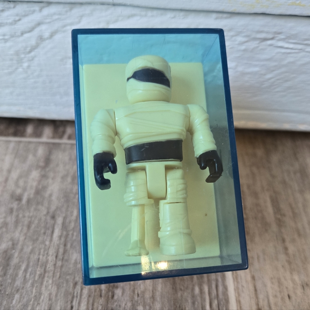 Roblox Jailbreak Museum Heist Jazwares Cursed Mummy Sarcophagus 2.5" Figure